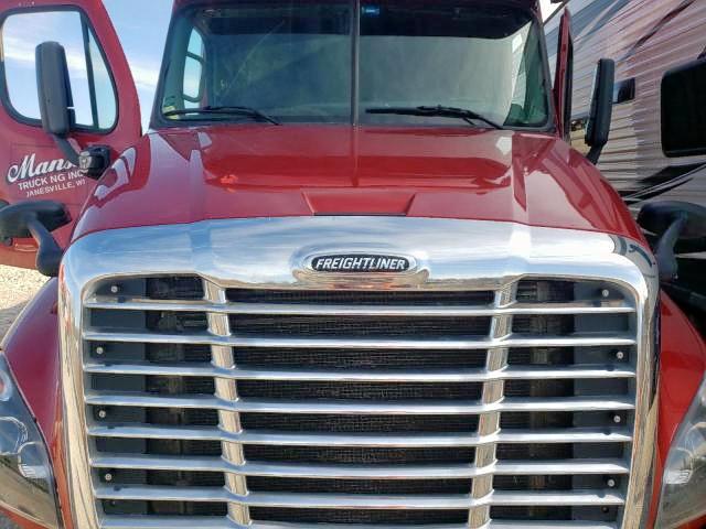 3AKJGLDVXGSGX2776 - 2016 FREIGHTLINER CASCADIA RED photo 10