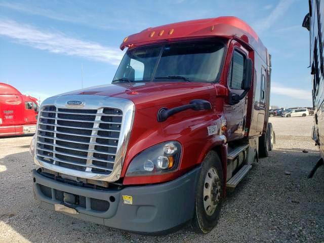 3AKJGLDVXGSGX2776 - 2016 FREIGHTLINER CASCADIA RED photo 2