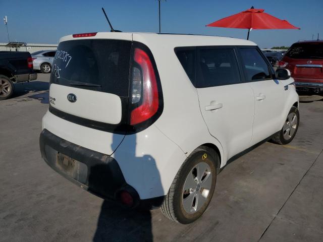 KNDJN2A25G7262115 - 2016 KIA SOUL WHITE photo 4