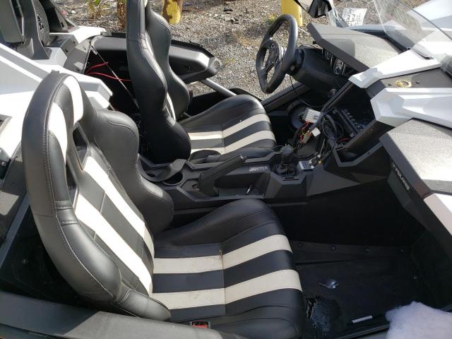 57XAAPFAXK8130552 - 2019 POLARIS SLINGSHOT WHITE photo 5