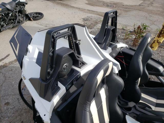 57XAAPFAXK8130552 - 2019 POLARIS SLINGSHOT WHITE photo 6