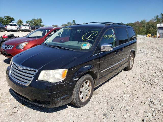 2A4RR5D19AR480120 - 2010 CHRYSLER TOWN & COU BLACK photo 2