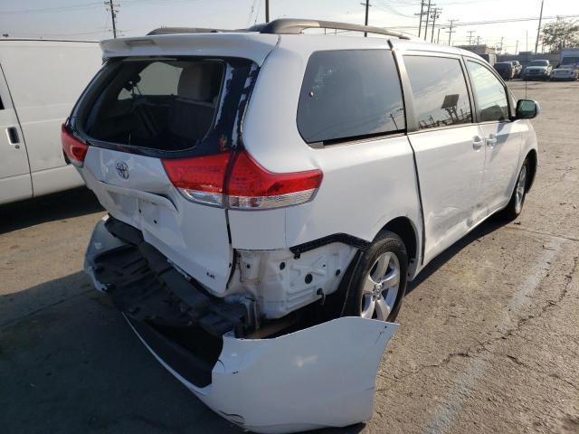 5TDKK3DC3DS335491 - 2013 TOYOTA SIENNA LE WHITE photo 4