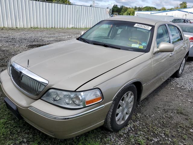 2LNBL8CV3AX****** - 2010 LINCOLN TOWN CAR S CREAM photo 2