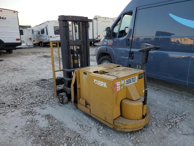 ST2452844068 - 2011 CLAR FORKLIFT YELLOW photo 1