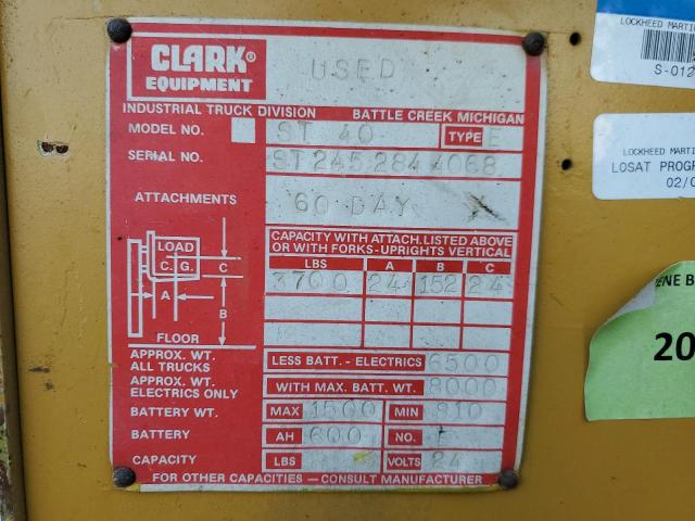 ST2452844068 - 2011 CLAR FORKLIFT YELLOW photo 10