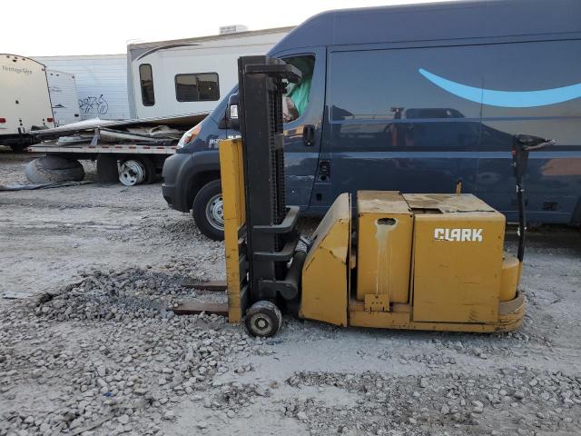 ST2452844068 - 2011 CLAR FORKLIFT YELLOW photo 8