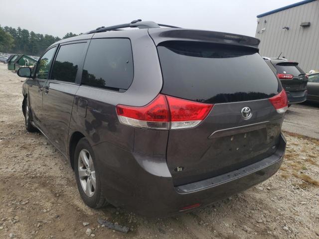 5TDKK3DC6CS227980 - 2012 TOYOTA SIENNA LE GRAY photo 3