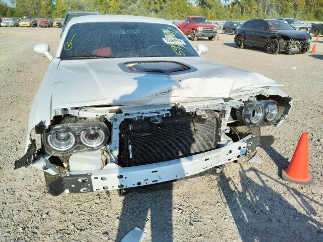 2C3CDZFJ1LH106063 - 2020 DODGE CHALLENGER WHITE photo 9