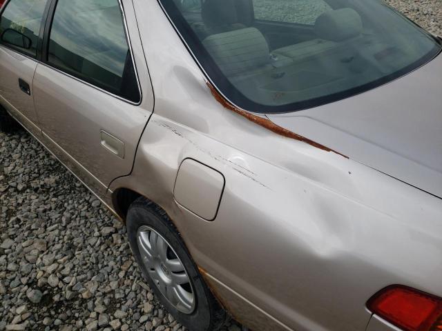 4T1BG22K11U069218 - 2001 TOYOTA CAMRY CE TAN photo 9