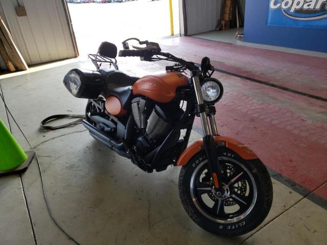 5VPMB36N7D3008604 - 2013 VICTORY MOTORCYCLES JUDGE Қызғылт сары фото 1