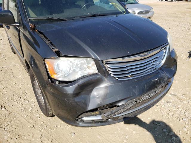 2C4RC1BG9CR185917 - 2012 CHRYSLER TOWN & COU GRAY photo 9