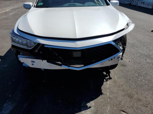 JH4KC1F51JC001262 - 2018 ACURA RLX TECH WHITE photo 9