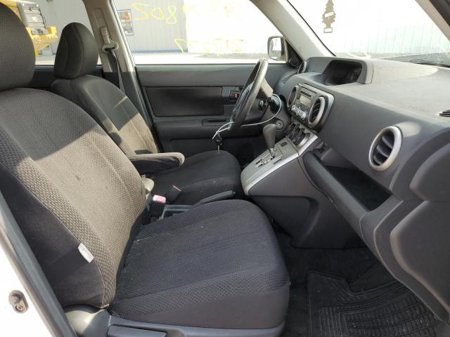 JTLKE50E991088349 - 2009 TOYOTA SCION XB WHITE photo 5