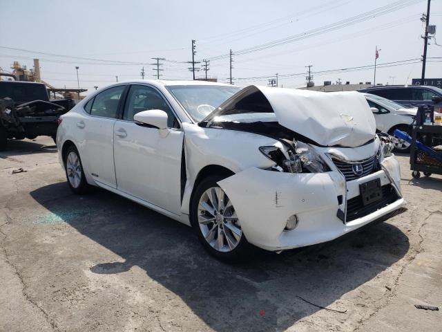 JTHBW1GG4E2050927 - 2014 LEXUS ES 300H WHITE photo 1