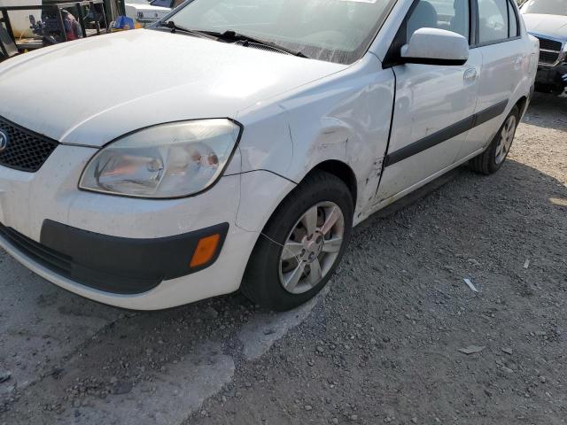 KNADE123266150436 - 2006 KIA RIO WHITE photo 9