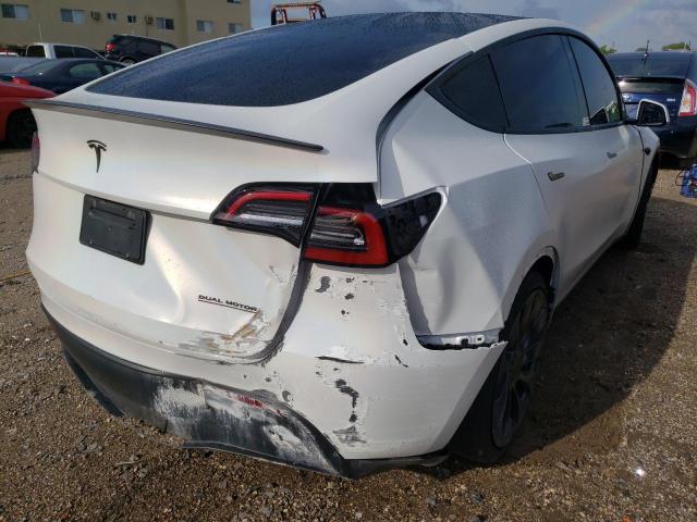 5YJYGDEF9MF197065 - 2021 TESLA MODEL Y أبيض صورة 4