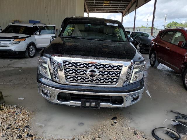 1N6AA1E55HN559678 - 2017 NISSAN TITAN BLACK photo 9