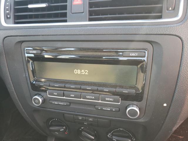 3VW1K7AJ6CM386923 - 2012 VOLKSWAGEN JETTA BASE WHITE photo 9