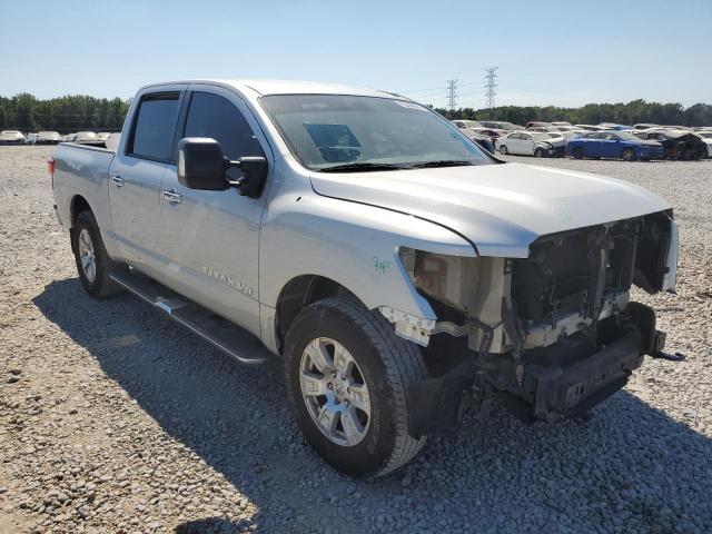 1N6AA1E53JN545493 - 2018 NISSAN TITAN SV SILVER photo 1