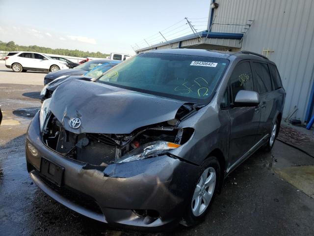 5TDKZ3DC7HS793911 - 2017 TOYOTA SIENNA LE GRAY photo 2