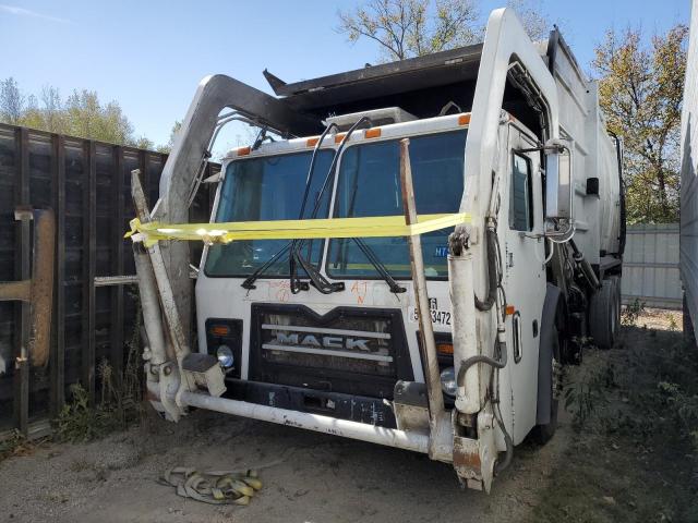 1M2AU04C2BM005608 - 2011 MACK 600 LEU600 WHITE photo 2