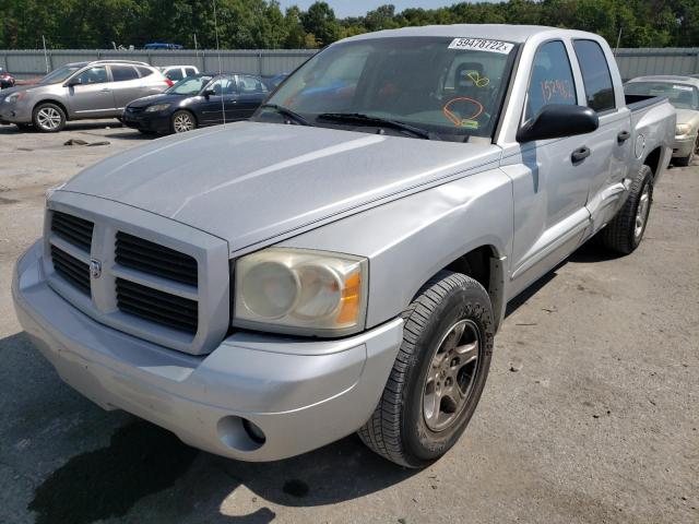 1D7HE48N76S605440 - 2006 DODGE DAKOTA QUA SILVER photo 2