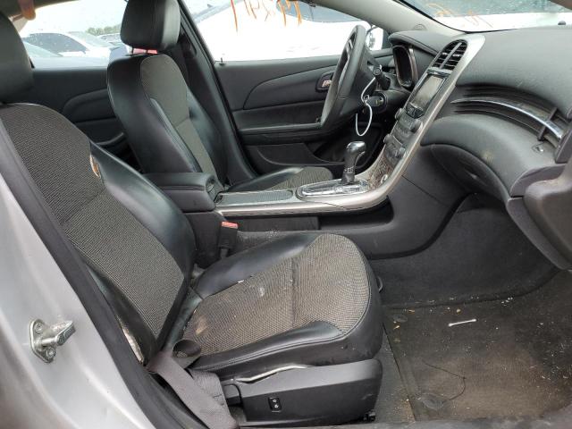 1G11C5SA4DF271640 - 2013 CHEVROLET MALIBU 1LT ვერცხლისფერი ფოტო 5