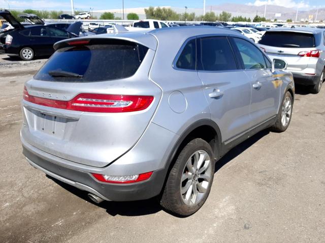 5LMCJ2C94KUL32415 - 2019 LINCOLN MKC SELECT GRAY photo 4