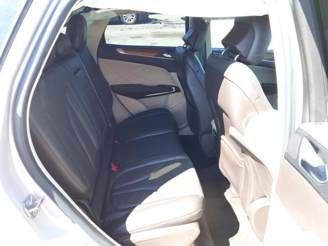 5LMCJ2C94KUL32415 - 2019 LINCOLN MKC SELECT 灰色 照片 6