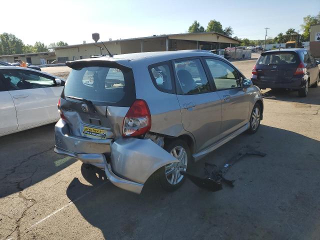 JHMGD38618S001640 - 2008 HONDA FIT SPORT GRAY photo 4