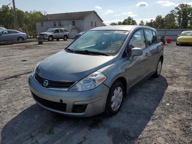 3N1BC1CP5BL493150 - 2011 NISSAN VERSA S GRAY photo 2