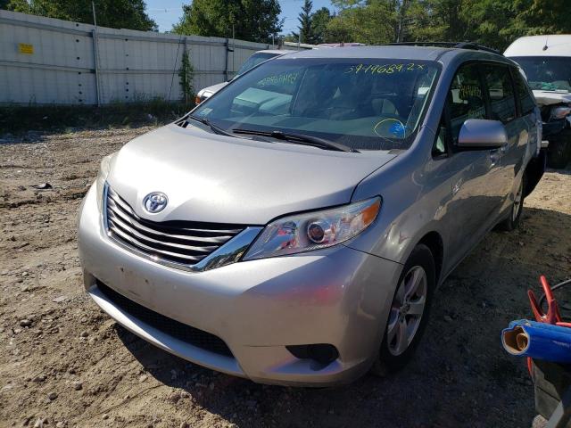 5TDKK3DC6CS269422 - 2012 TOYOTA SIENNA LE SILVER photo 2