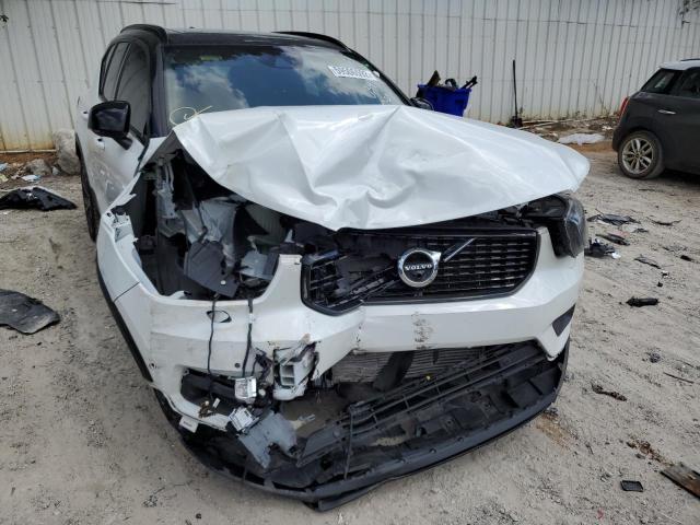 YV4162XZ4K2003457 - 2019 VOLVO XC40 T5 MO WHITE photo 9