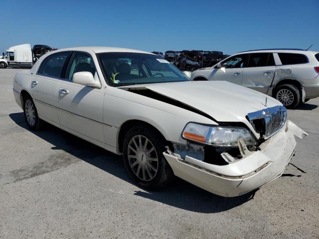 1LNHM81V57Y602982 - 2007 LINCOLN TOWN CAR S WHITE photo 1