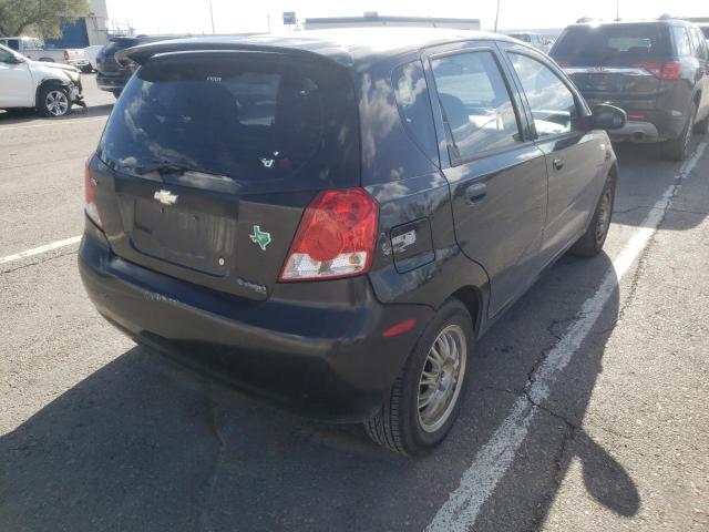 KL1TD62615B329833 - 2005 CHEVROLET AVEO BASE BLACK photo 4