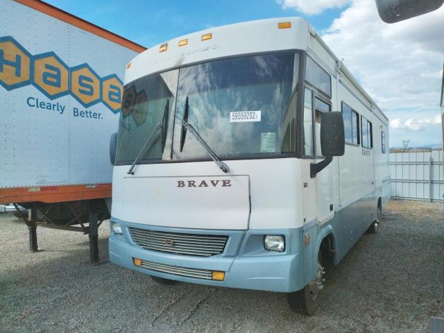 1F6NF53S440A05242 - 2004 WINNEBAGO BRAVE WHITE photo 2