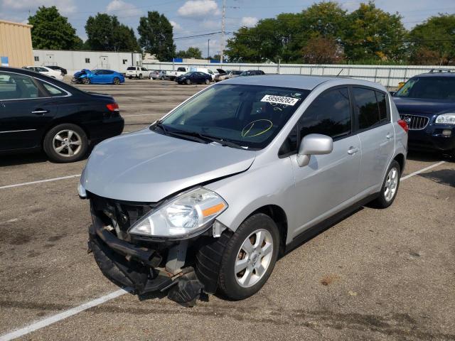 3N1BC13E79L414280 - 2009 NISSAN VERSA S SILVER photo 2