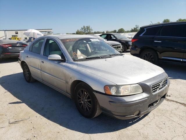 YV1RS640X52463350 - 2005 VOLVO S60 SILVER photo 1