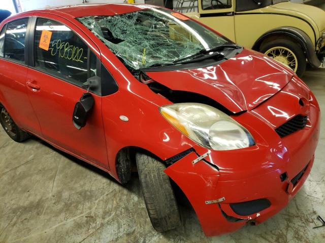 JTDKT903795257915 - 2009 TOYOTA YARIS RED photo 9