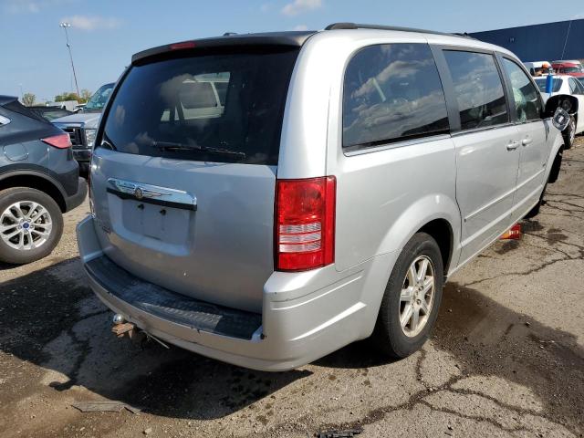 2A8HR54P28R788657 - 2008 CHRYSLER TOWN & COU SILVER photo 4