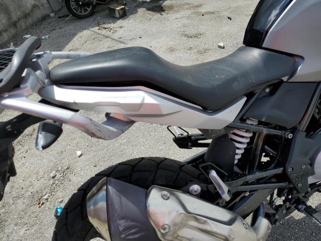 WB30G1201KR826356 - 2019 BMW G310 GS SILVER photo 6