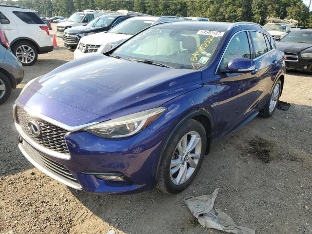 SJKCH5CPXJA047556 - 2018 INFINITI QX30 BASE BLUE photo 2