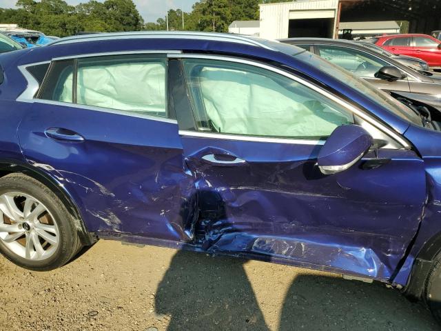 SJKCH5CPXJA047556 - 2018 INFINITI QX30 BASE BLUE photo 9