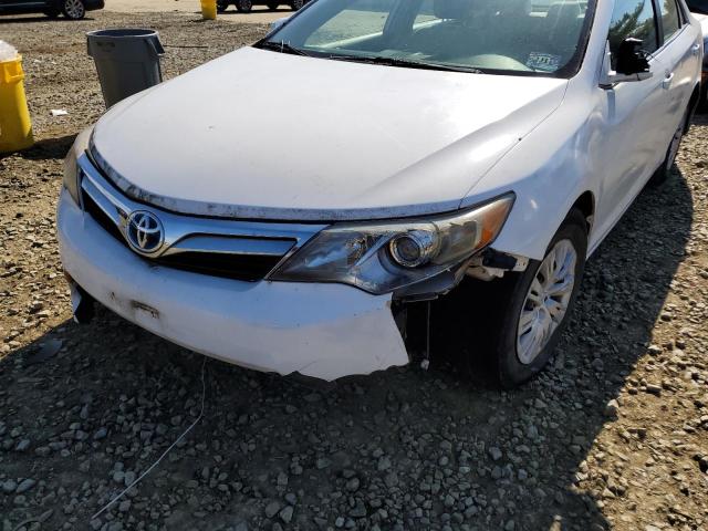 4T1BD1FK1EU114628 - 2014 TOYOTA CAMRY HYBR WHITE photo 9