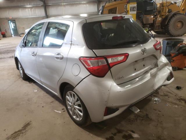 VNKKTUD36JA092522 - 2018 TOYOTA YARIS L SILVER photo 3