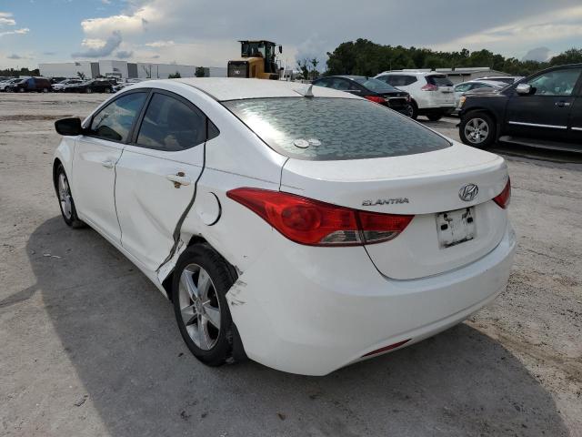 5NPDH4AE2DH420931 - 2013 HYUNDAI ELANTRA GL WHITE photo 3