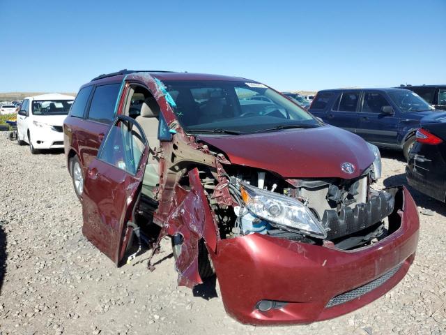 5TDKK3DCXFS615427 - 2015 TOYOTA SIENNA LE RED photo 1