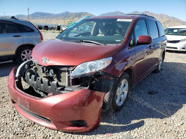 5TDKK3DCXFS615427 - 2015 TOYOTA SIENNA LE RED photo 2