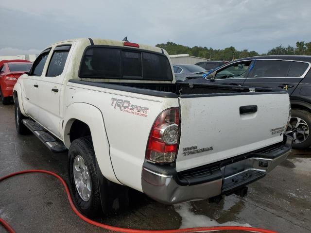 5TFJU4GN9FX085194 - 2015 TOYOTA TACOMA DOU WHITE photo 2
